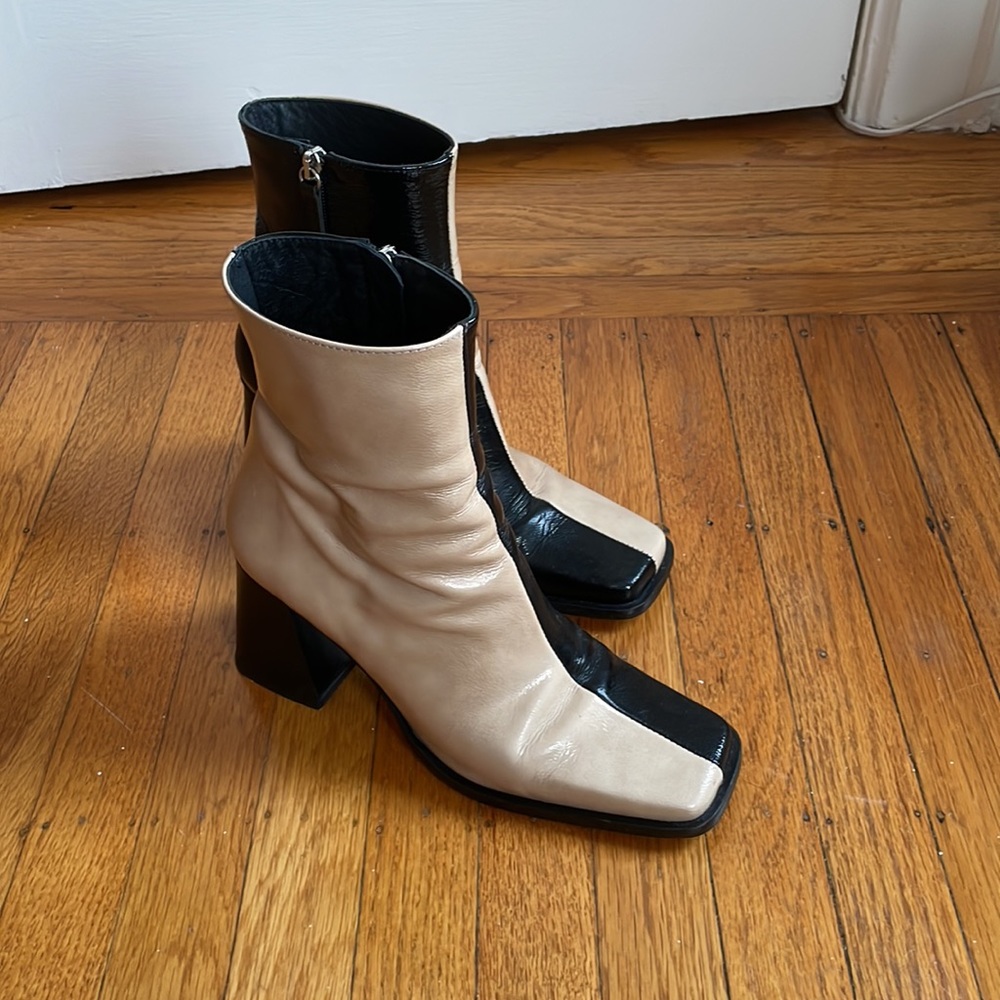 ALOHAS Patent Leather Bicolor Boots - sold out online - Picture 5 of 9